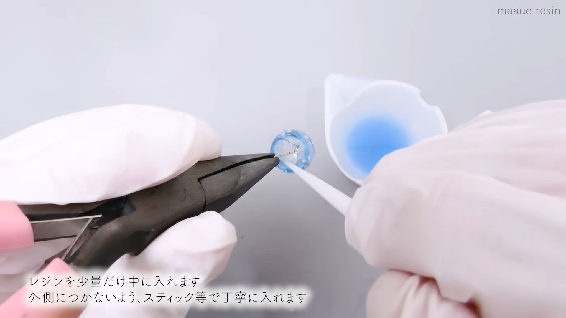 耳元でゆらゆら揺れる！涼しげなレジンの風鈴ピアスの作り方 | croccha
