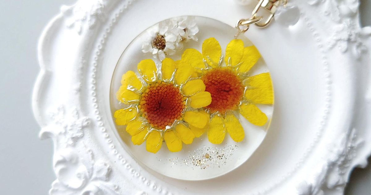 鳩(鳩は在庫品)　レジン　キーホルダー　ひまわりドーム 鳩(鳩は在庫品) レジン キーホルダー ひまわりドーム