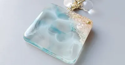 透明感を最重視！いつもと違う方法で作る海レジンキーホルダー