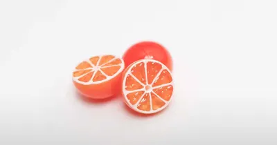 つぶつぶした果肉がリアル！半球モールドで作るレジンの小さなオレンジ