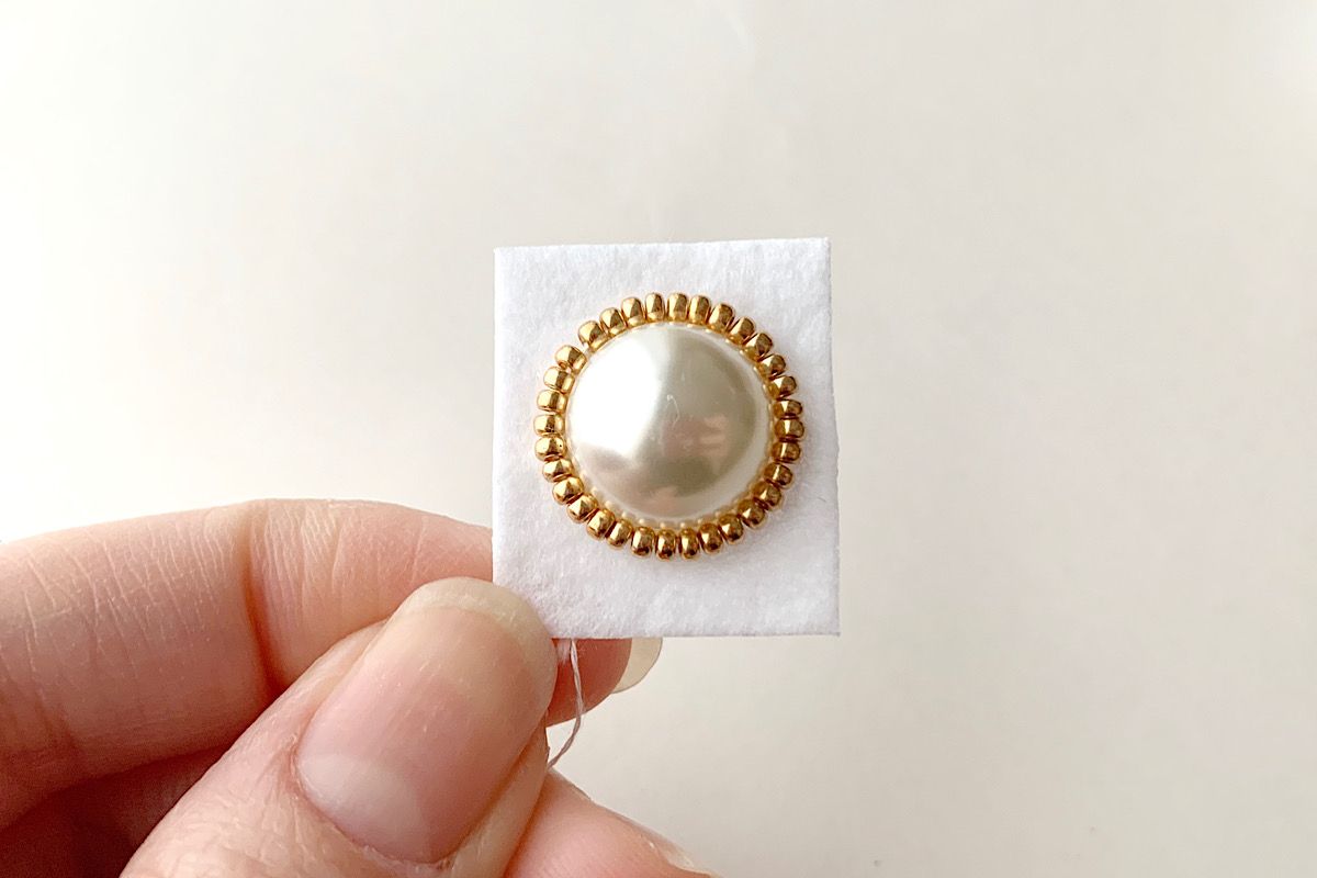 ビーズ刺繍カボション オーダーページ ビーズ刺繍】カボションとシードビーズとフェルトで作る