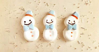 冬の風物詩！型なしで簡単に可愛くできる粘土の雪だるまの作り方