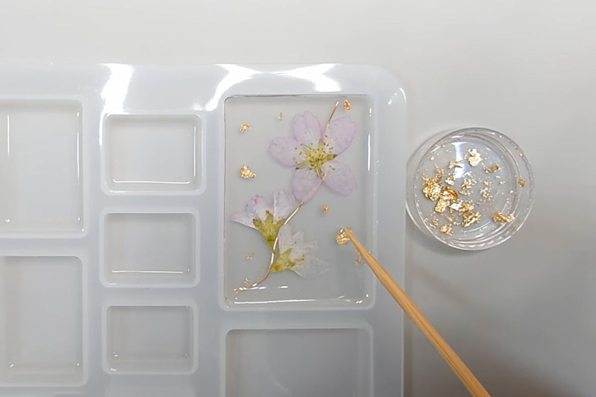 ひまうい様お取り置き　2/25まで　鳩(訳あり)　レジンヘアゴム　蕾　花　桜 ひまうい様お取り置き 2/25まで 鳩(訳あり) レジンヘアゴム 蕾 花 桜
