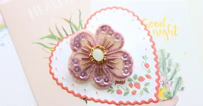 簡単ビーズ刺繍ブローチキットのアレンジ