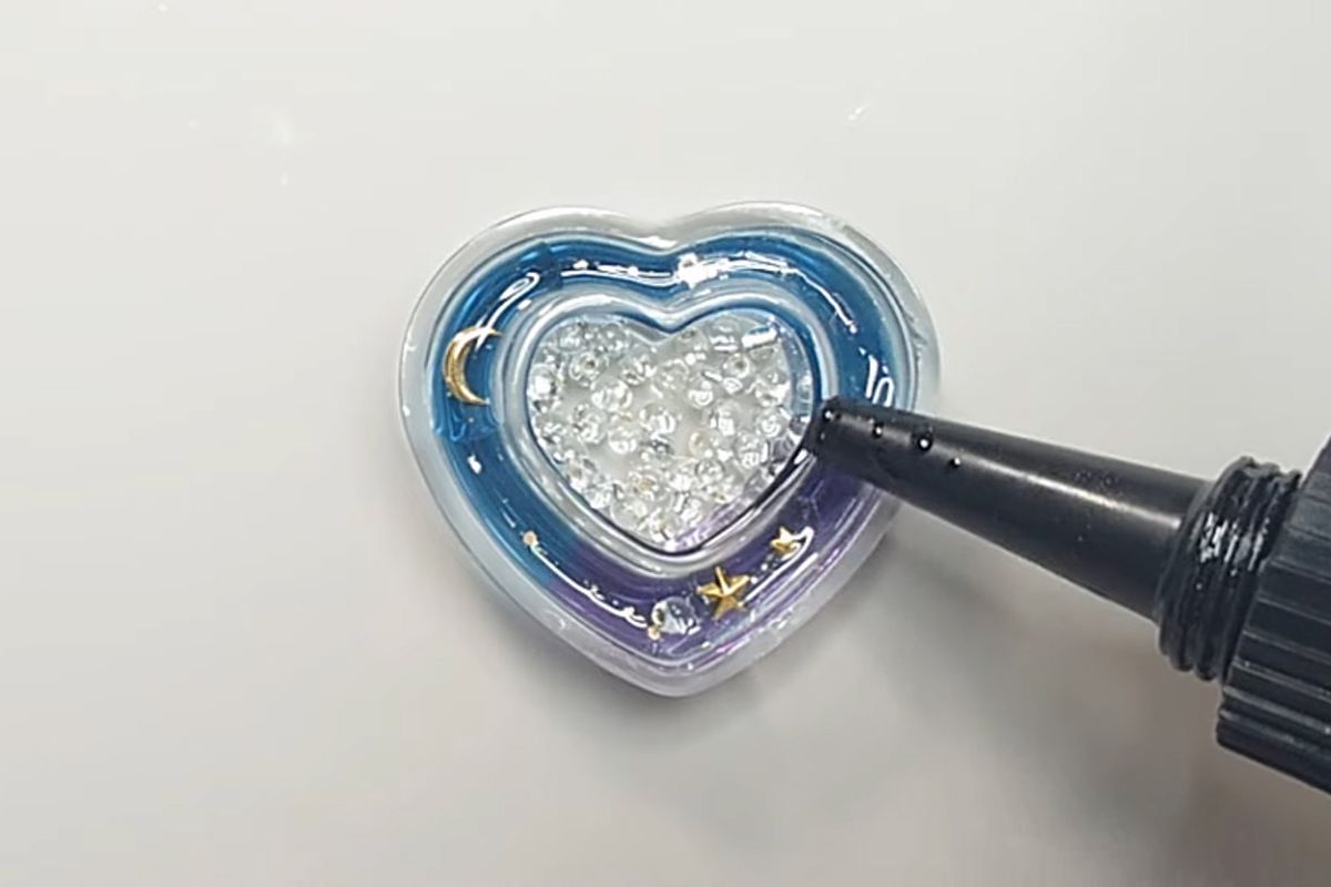 夜空をレジンに閉じ込めよう！ダブルハートのシャカシャカキーホルダー