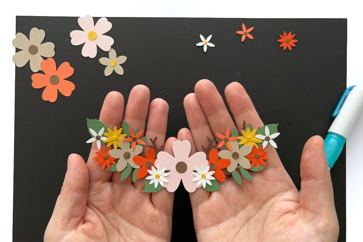 ペーパーパンチだけで作るお花のスワッグでスクラップブッキング | croccha