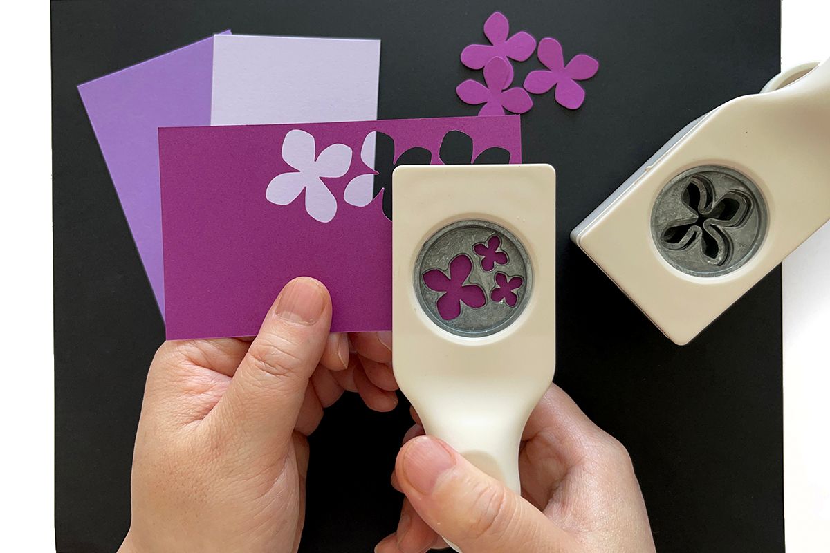 大好きなマーサスチュワートのパンチで作るあじさいのリースカード