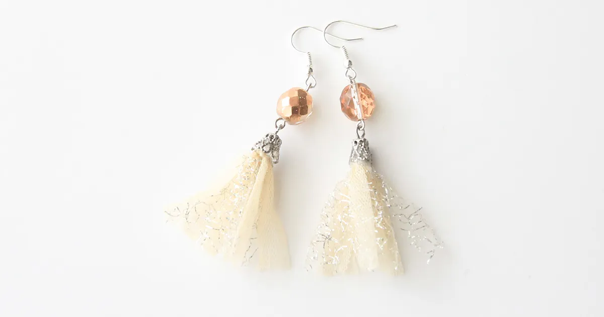 レースリボンを使ったフリンジのピアスの作り方