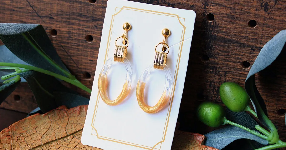 レジンで着色したパーツを使ったイヤリングの作り方