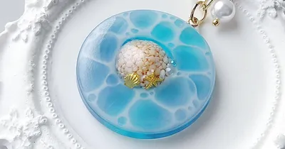 くっきり海面模様が美しいレジンの南の島キーホルダーの作り方