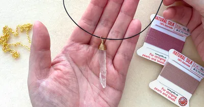 メガネ留めのバリエーション、帽子留めで作るクリスタルのチャーム