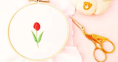 春の訪れを告げるチューリップのワンポイント刺繍・サテンステッチとアウトラインステッチを綺麗に刺すコツ