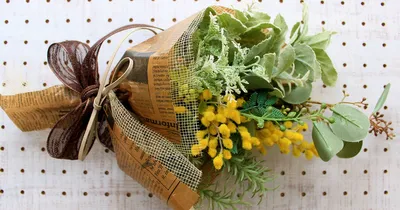 春を知らせるミモザのスワッグを作ろう