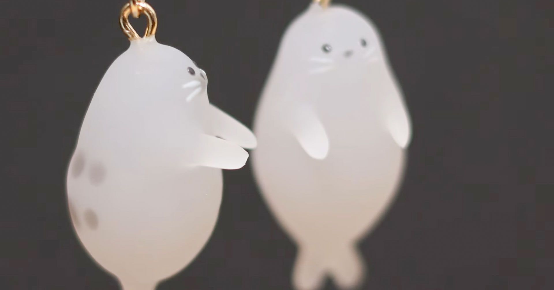 水面に顔を出して浮かぶ姿が可愛らしい！ぽってりフォルムのレジンの