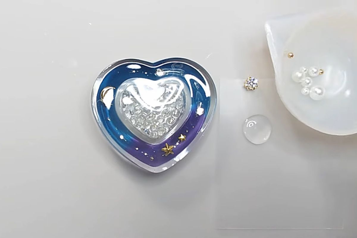 夜空をレジンに閉じ込めよう！ダブルハートのシャカシャカキーホルダー