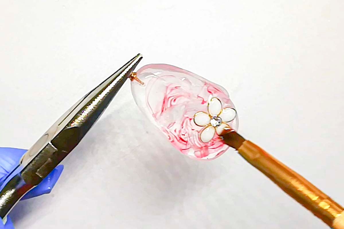 母の日のプレゼントに！レジンで作るフラワーマーブルペンダント | croccha