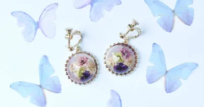 ふんわりアンティークカラーが春らしい、かすみ草とレジンの耳飾りの作り方