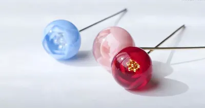お花を閉じ込めたようなレジンのキャンディボールの作り方
