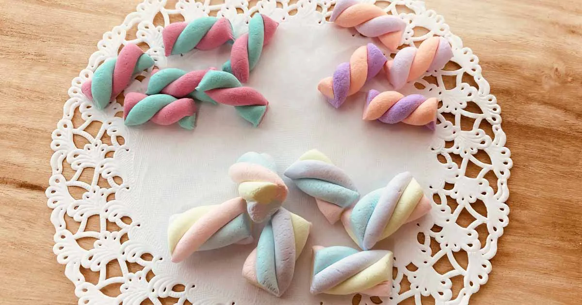 リアルな質感！テーマカラーが楽しい、本物みたいな軽量粘土のマシュマロパーツの作り方