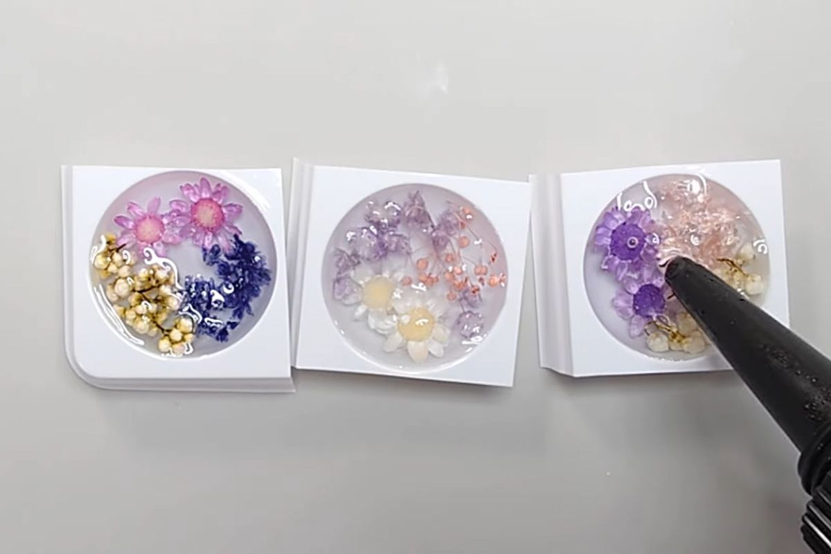 No.3120♡ドライフラワー♡ビーズ♡レジンチャーム♡バッグチャーム