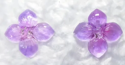 花の美しさを身に纏う、魅惑の紫陽花モチーフのアクセサリー/花びらのグラデーションが映える、レジンの紫陽花ピアスの作り方