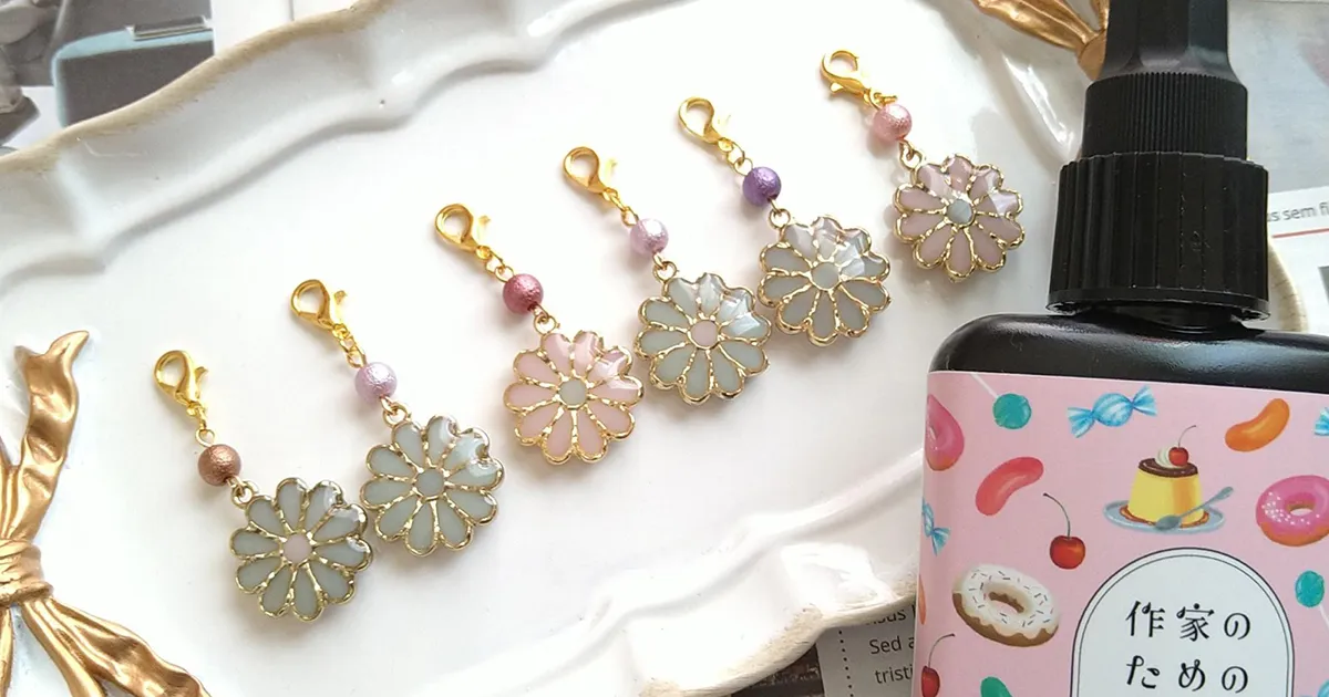 レジンでくすみカラーを作る方法/大人かわいいお花のチャームの作り方