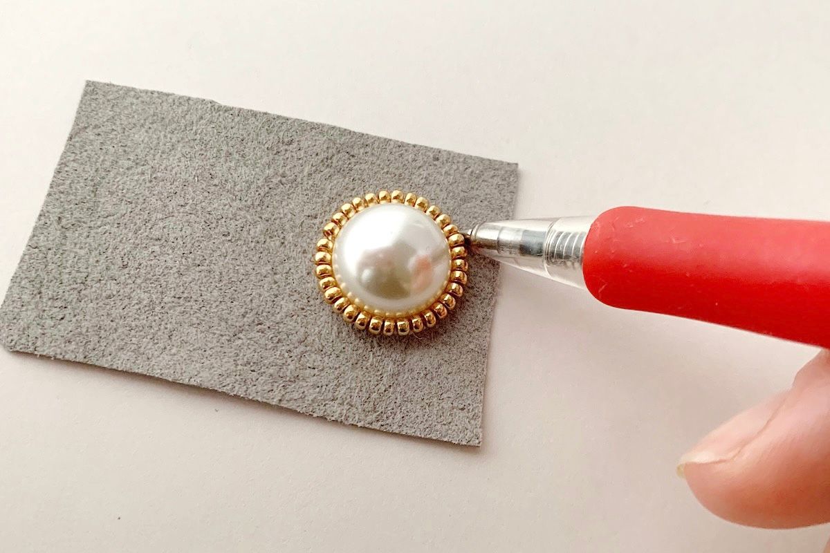 型紙・印付け不要！初心者さんでも簡単にできるカボションのビーズ刺繍