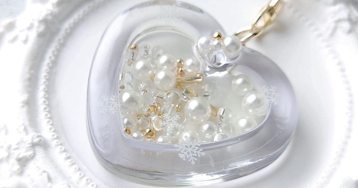 雪の結晶水色スターシェイカーキーホルダー　レジン　シャカシャカ　ラメ　冬　クリア 雪の結晶水色スターシェイカーキーホルダー レジン シャカシャカ ラメ