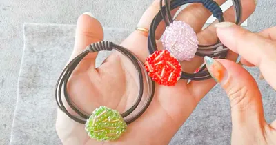 アブストラクトデザインが大人可愛いビーズ刺繍のヘアゴムの作り方