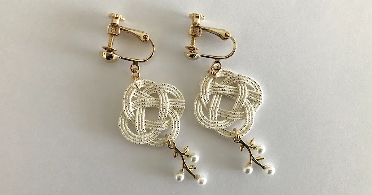 水引とパーツで作るアクセサリー「クローバーとパールブランチ」　