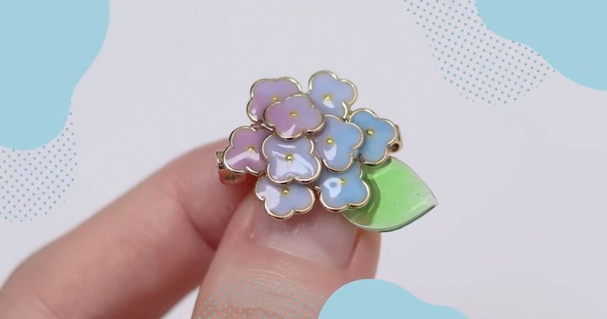 しっとり美しいグラデーション！レジンで作る紫陽花のブローチ | croccha