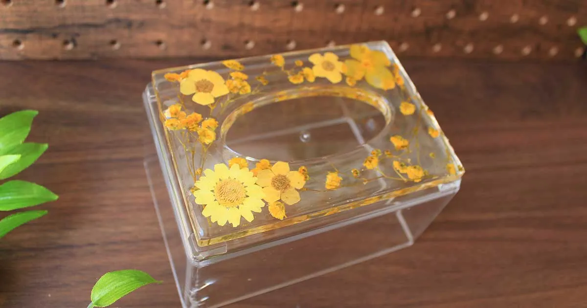 レジンでデコレーションするティッシュケースの作り方