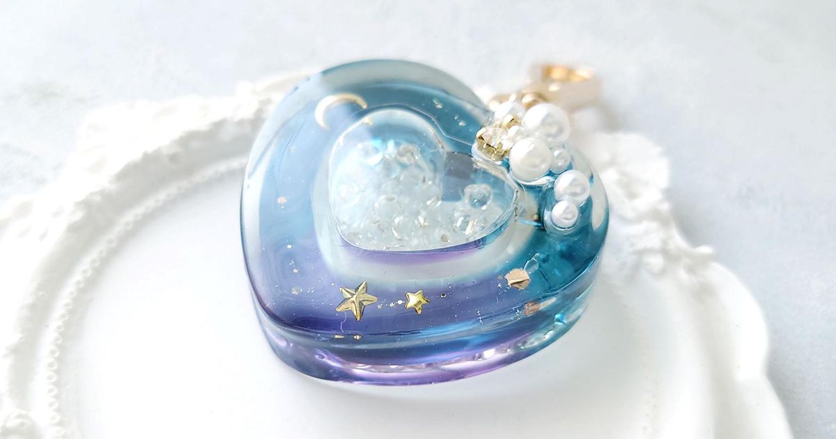 夜空をレジンに閉じ込めよう！ダブルハートのシャカシャカキーホルダー