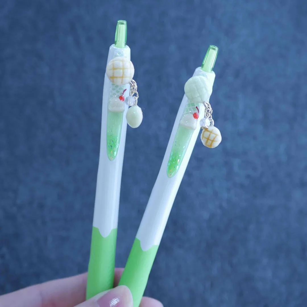 あんぱんさんのレジン作品 | ねんど 樹脂粘土 モデナカラー 【メール便可】発色の良い カ...