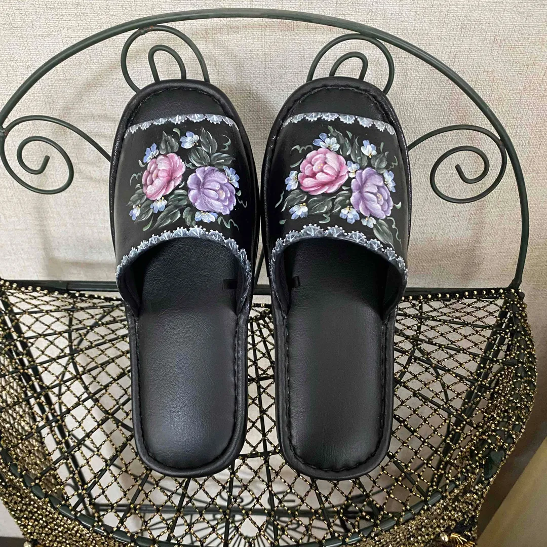 🌸まみ🌸さんのその他の
ハンドメイド作品 | フェイクレザー前開きスリッパ