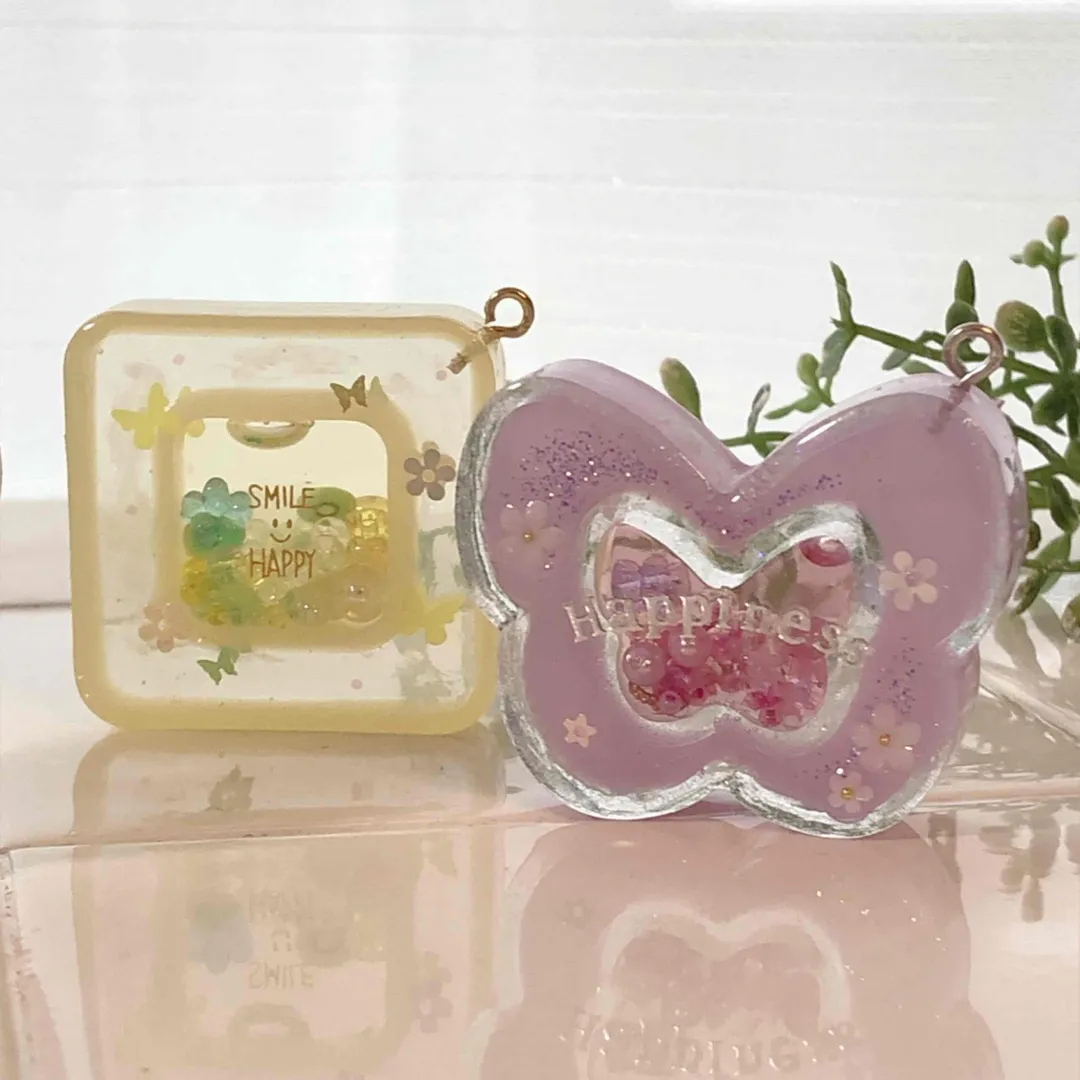 miyuさんのレジン作品 | 【封入】魔法のやべぇ粉カラー 超話題の偏光微細ラメパウダー ...