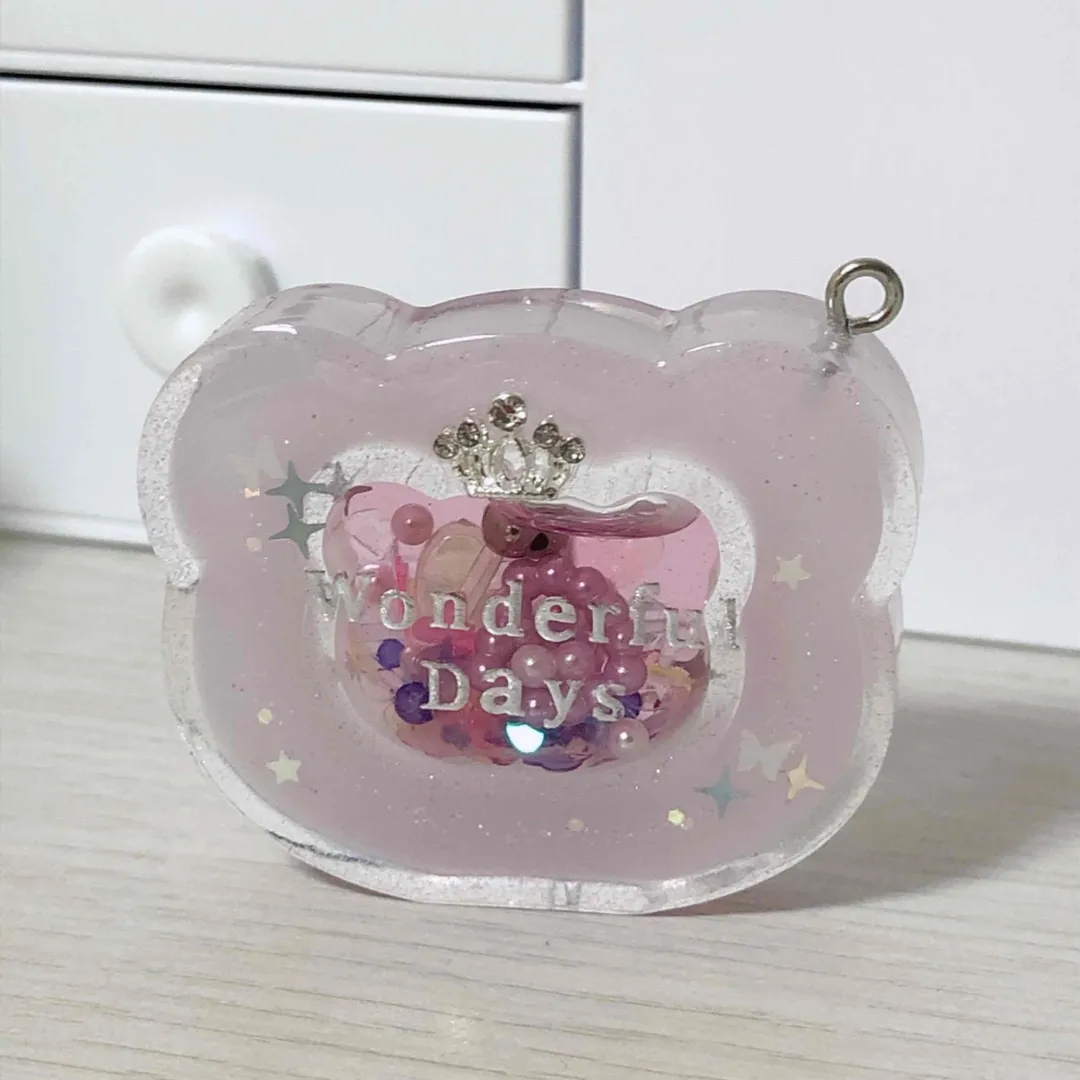 miyuさんのレジン作品 | 超透明【大容量UV-LEDレジン液】 レジン液 70g『コス...