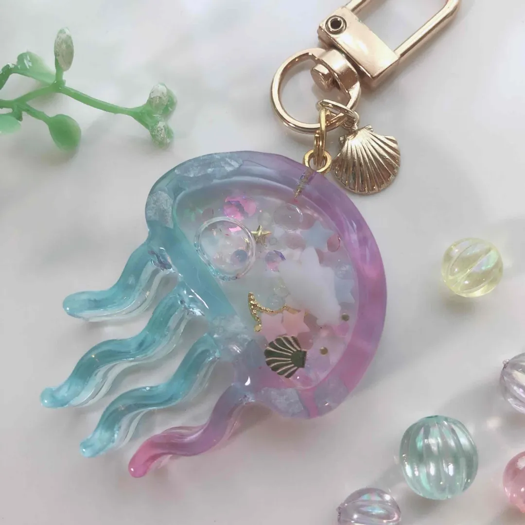 miyuさんのレジン作品 | 超透明【大容量UV-LEDレジン液】 レジン液 70g『コス...