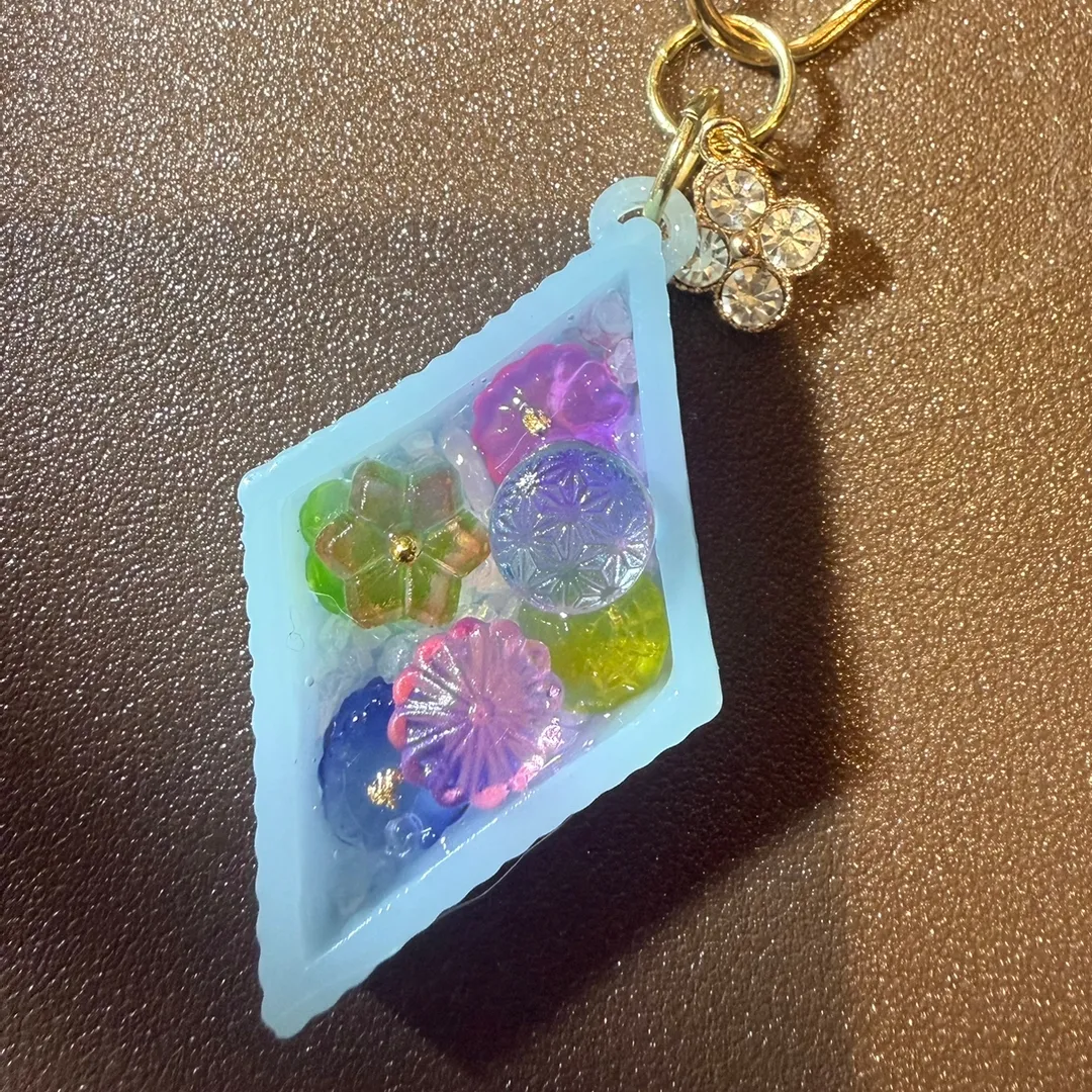 yu☆さんのレジン作品 | 作家のためのレジン 人気3点セット