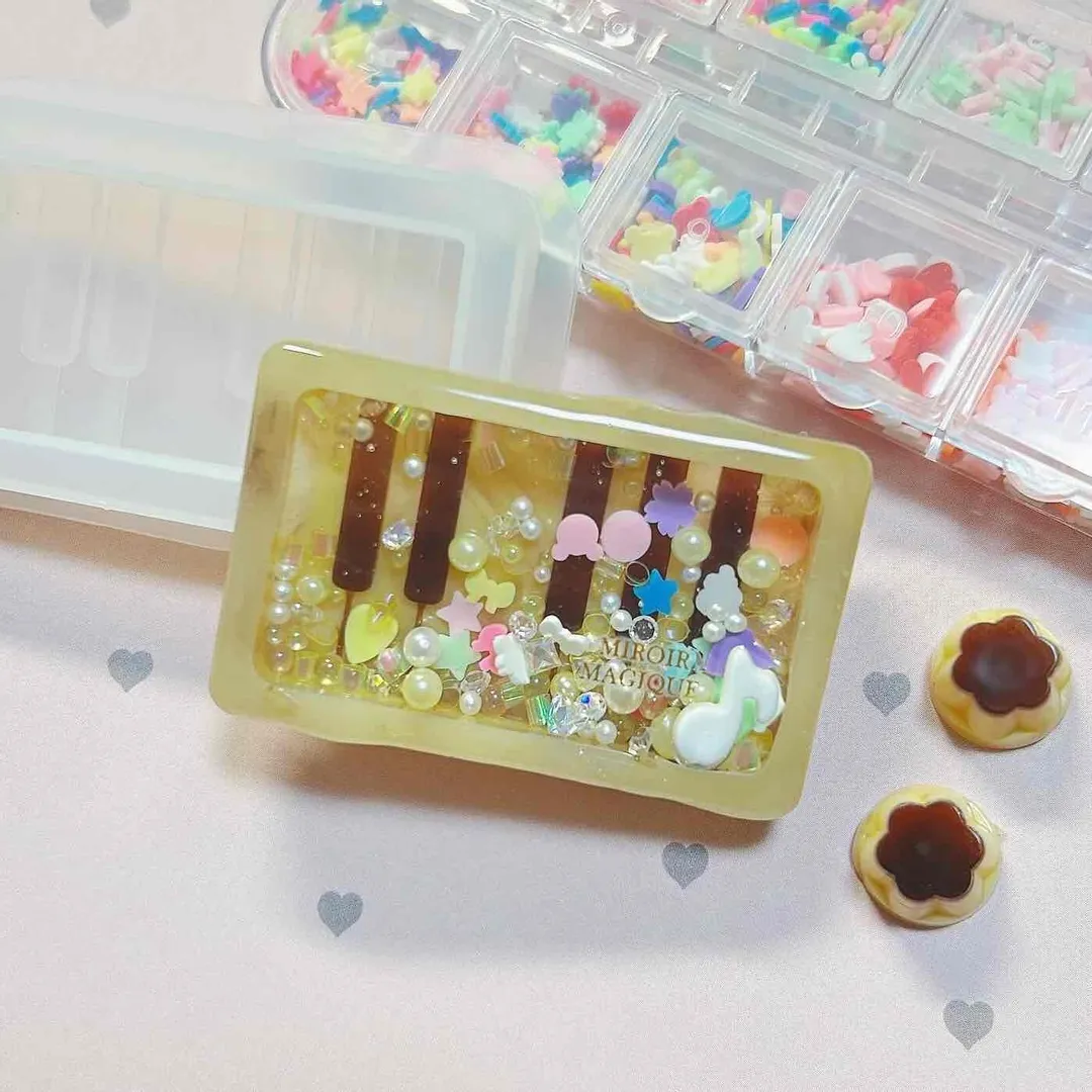 MUKURIさんのレジン作品 | 作家のためのレジン 200g