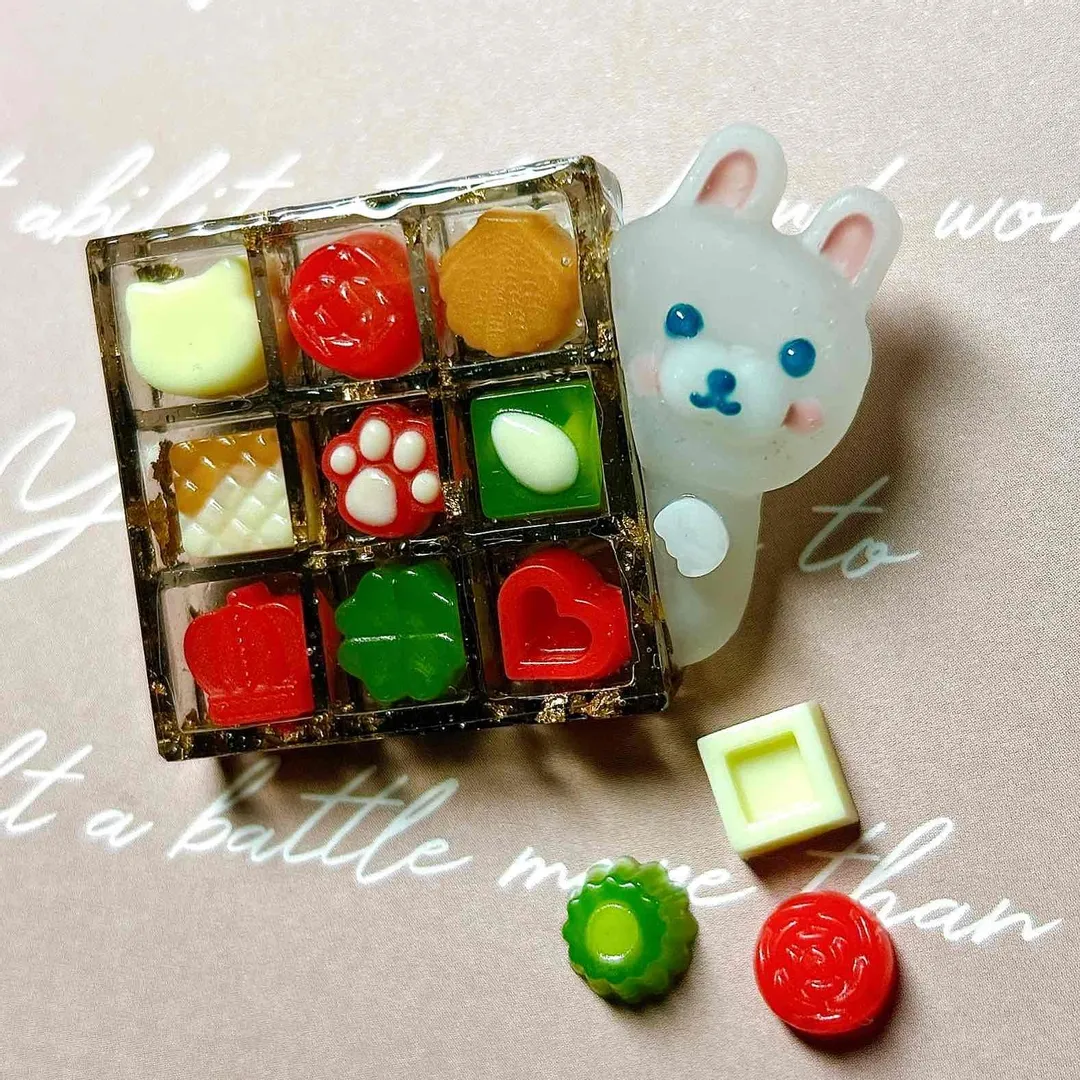 MUKURIさんのレジン作品 | 宝石の雫 2ml 12色セット UVレジン 着色剤 パジコ ...