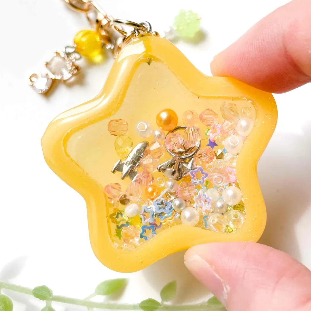 Hal-snowdropさんのレジン作品 | シリコンモールド 星 スター シェイカー シャカシャカ レジ...