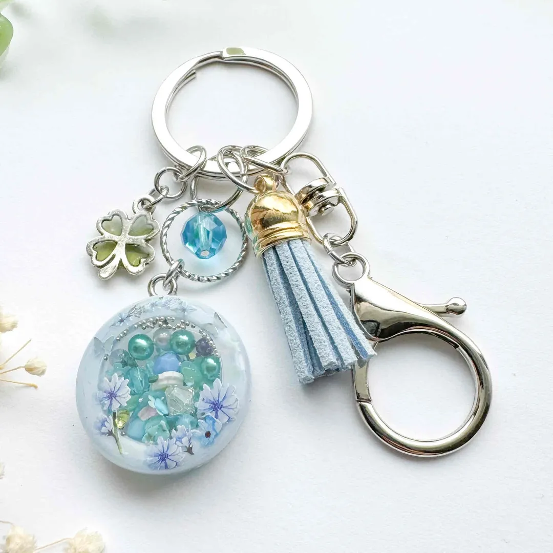 Hal-snowdropさんのレジン作品 | 「キN」 キーホルダーパーツ　N　10個入り（真鍮古美12個...
