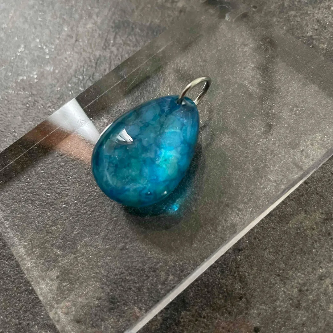 Y+(ワイプラス)さんのレジン作品 | 作家のためのレジン 100g