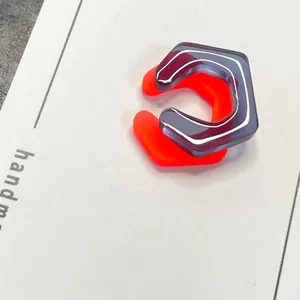 Y+(ワイプラス)さんの作品