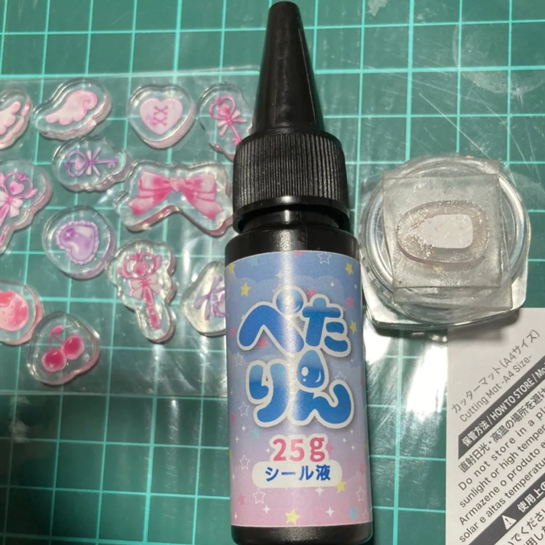 mako_craft_pla0830さんのその他の
ハンドメイド作品 | 【大ヒット中！新発売】シール液 ぺたりん 大容量25g