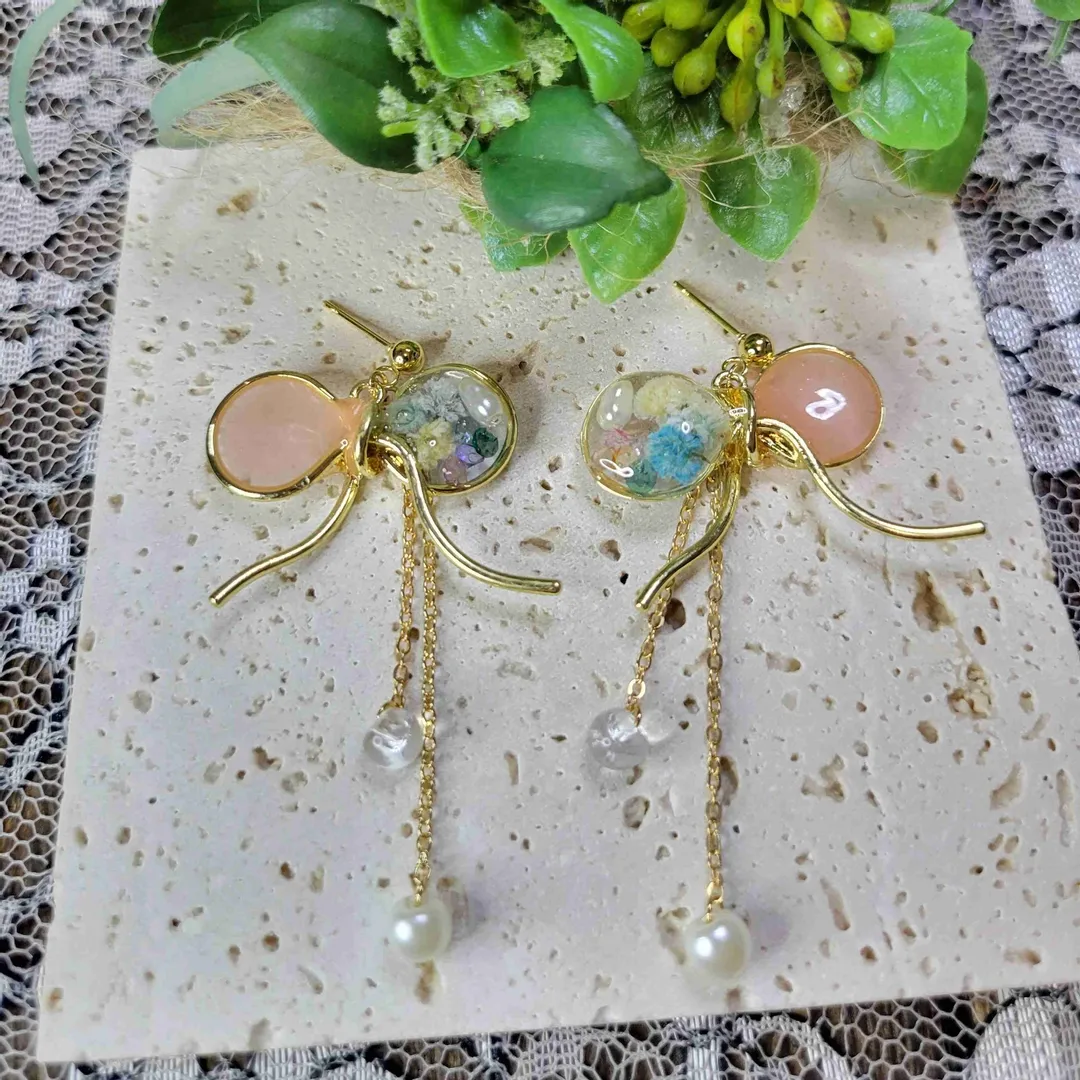 Huali_accessoriesさんのレジン作品 | 改良版 最高峰のコスパ レジン液 大容量 100g 持続する...
