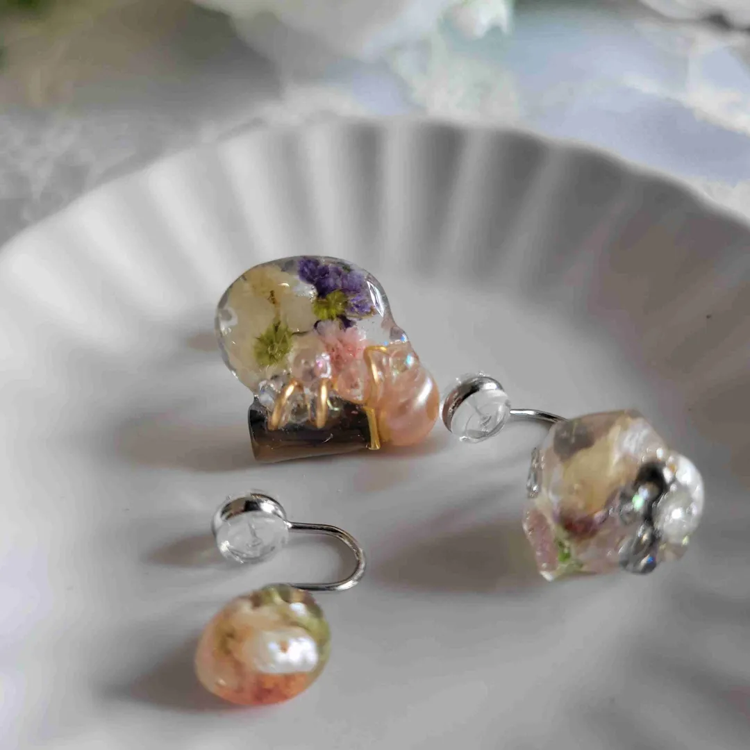 Huali_accessoriesさんのレジン作品 | 改良版 最高峰のコスパ レジン液 大容量 100g 持続する...