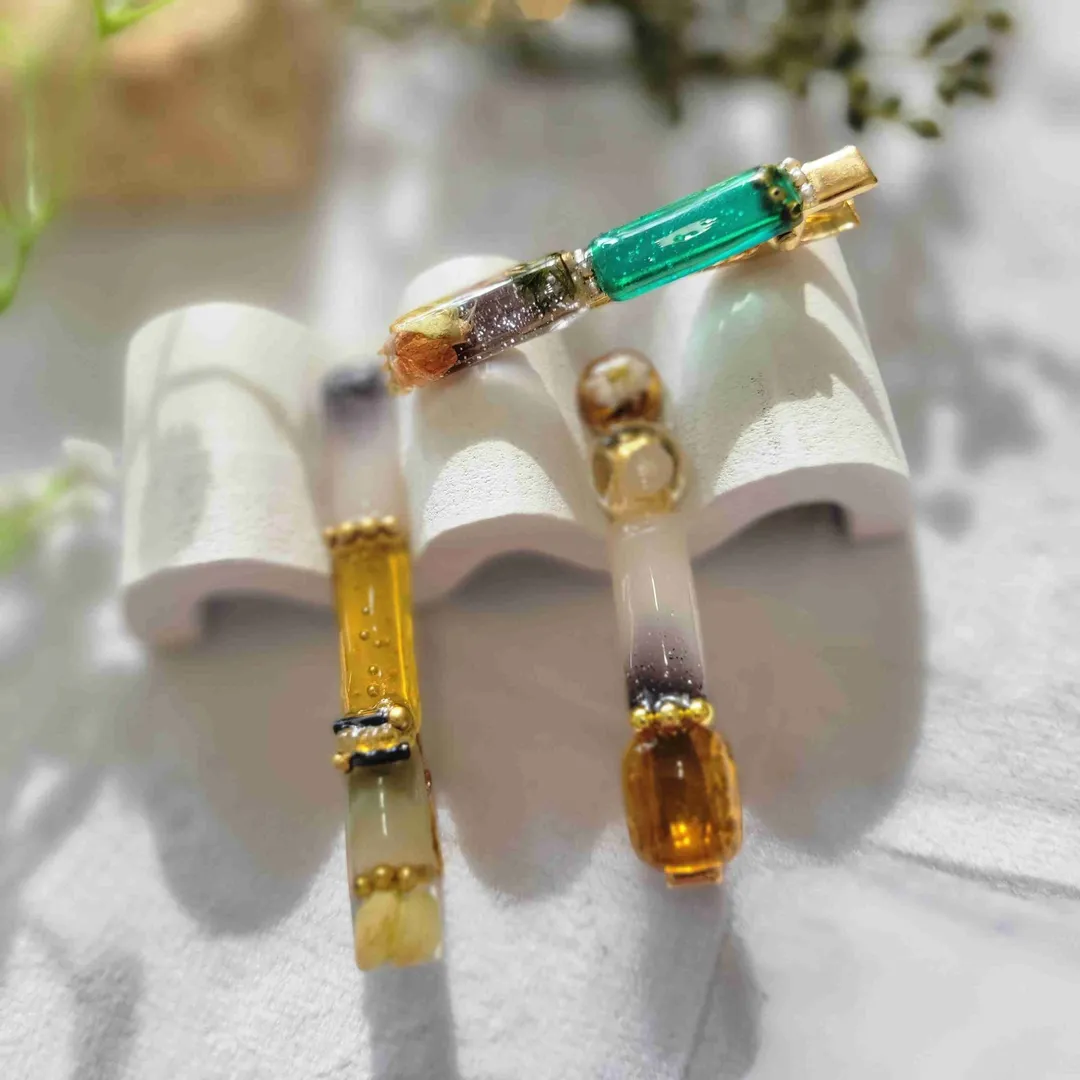 Huali_accessoriesさんのレジン作品 | レジン液 大容量 最高峰のコスパ レジン 持続する 透明度 ...