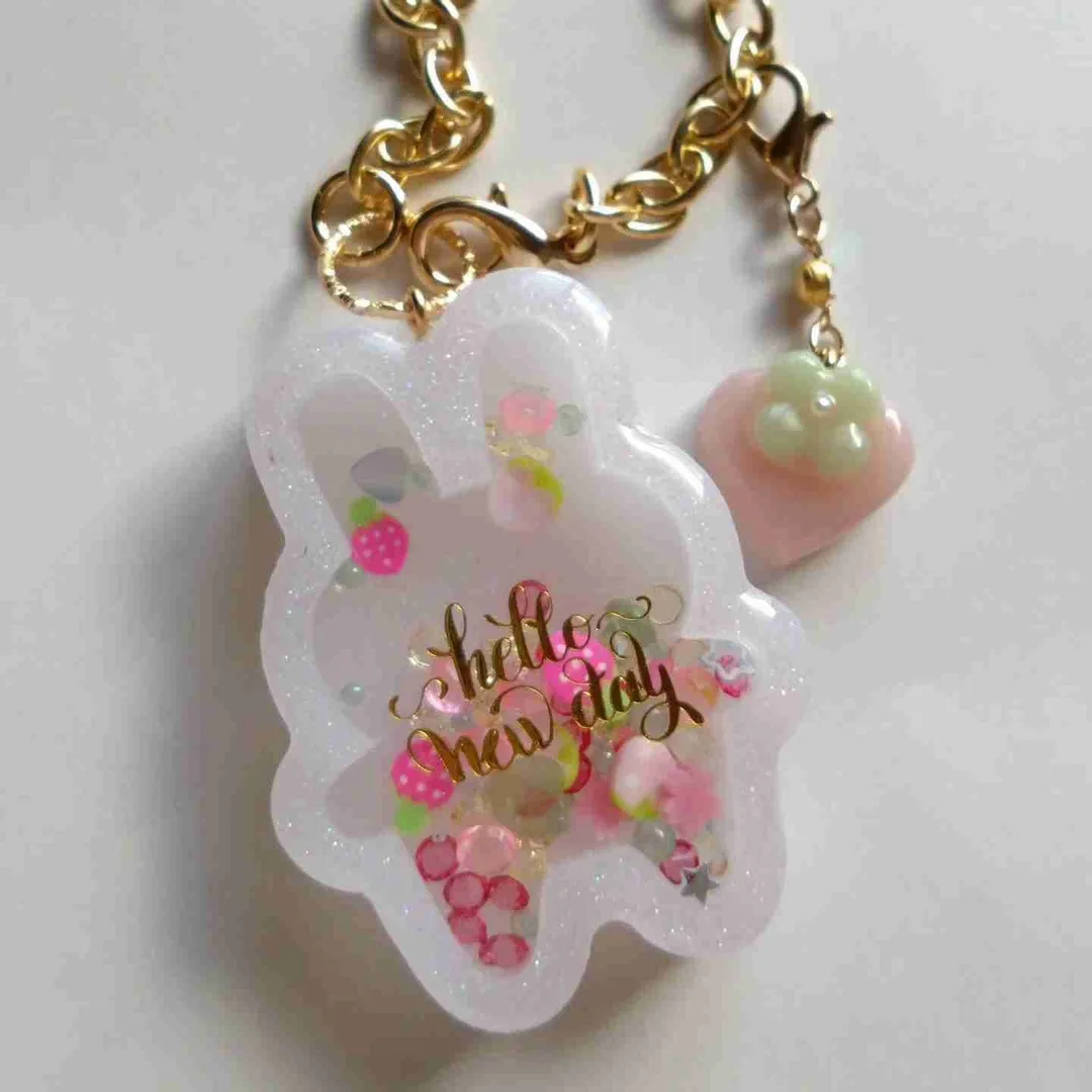 nyaminyamaさんのレジン作品 | シリコンモールド うさぎ 全身 シャカシャカ